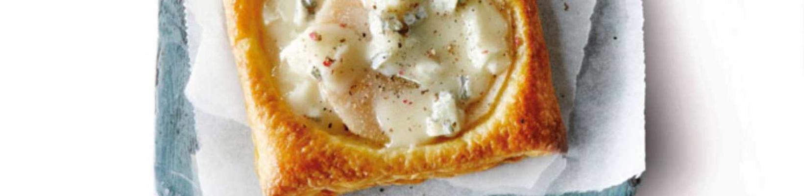 pear pie with gorgonzola