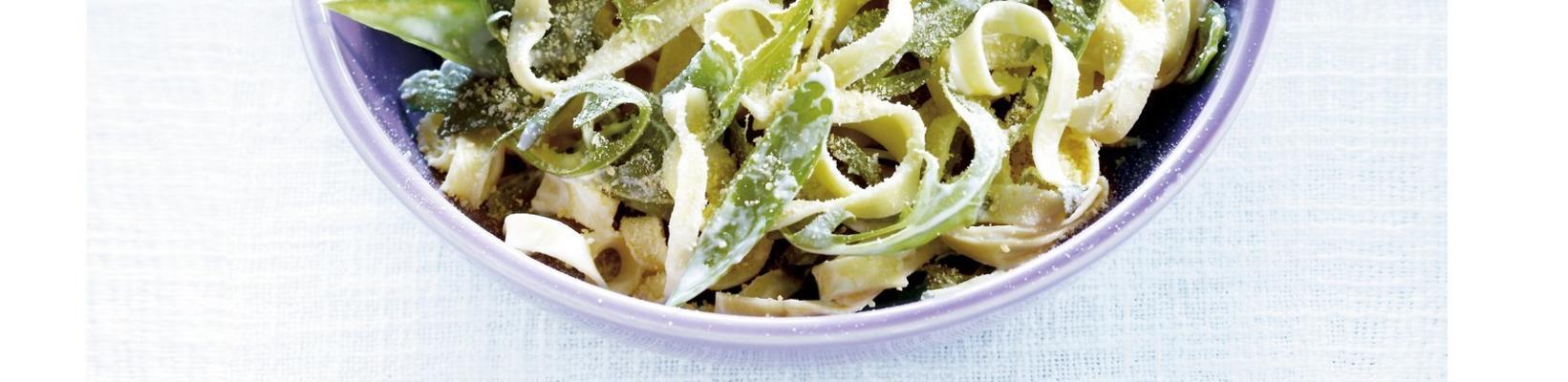 pasta with snow peas, lemon and fresh cheese