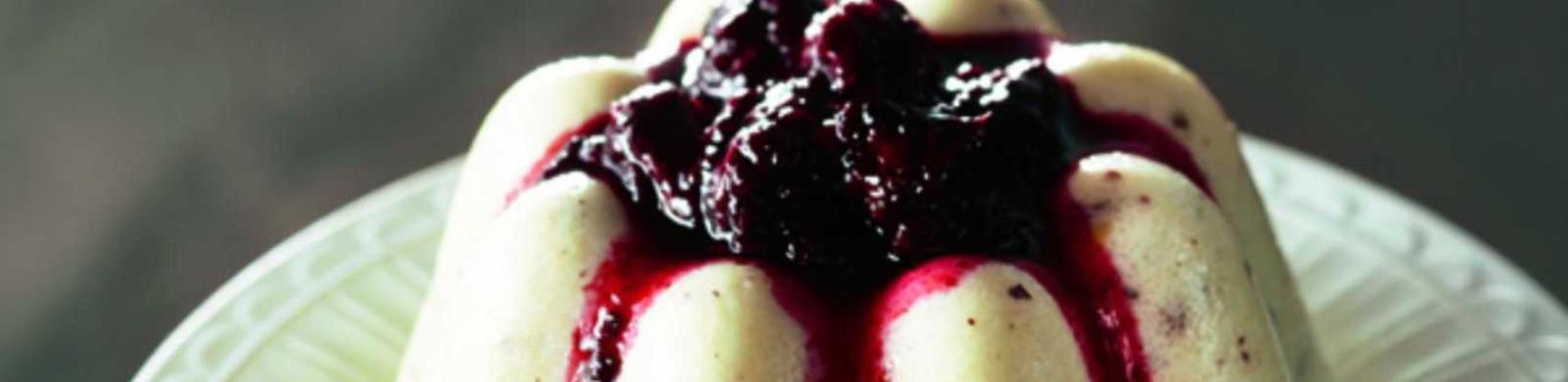 hazelnut semolina pudding with warm blackberry sauce