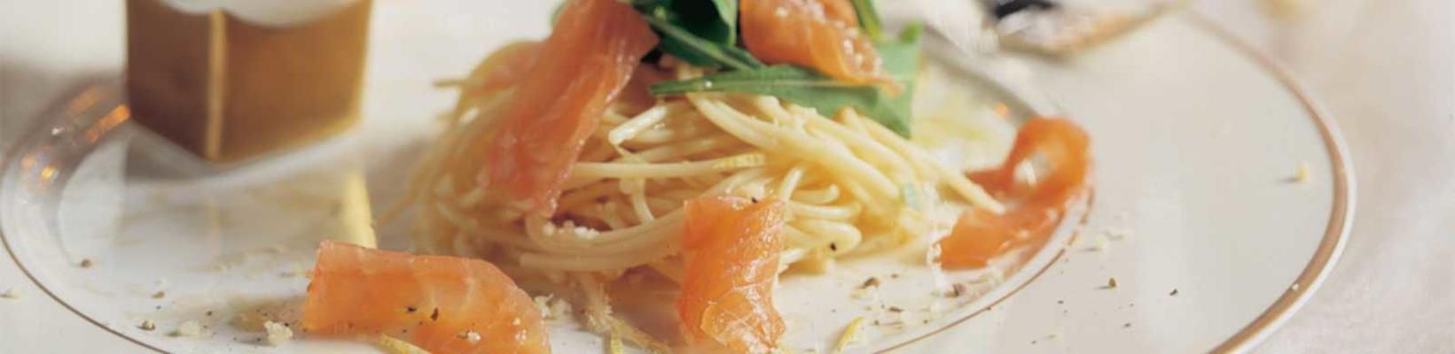 lemon spaghetti with arugula and salmon