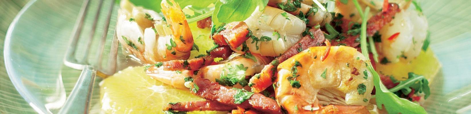 shrimp salad with arugula and orange