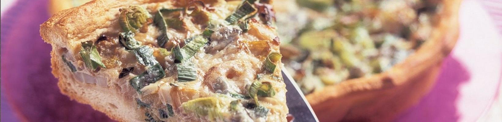 quiche with chicory, gorgonzola and leeks