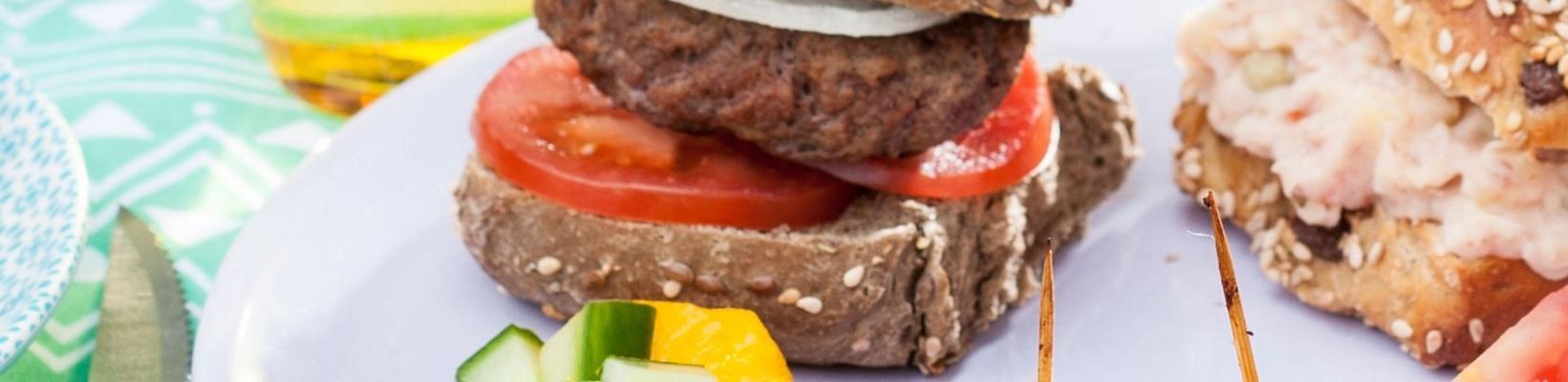 hamburger with creamy beef salad from merlien wellbeing