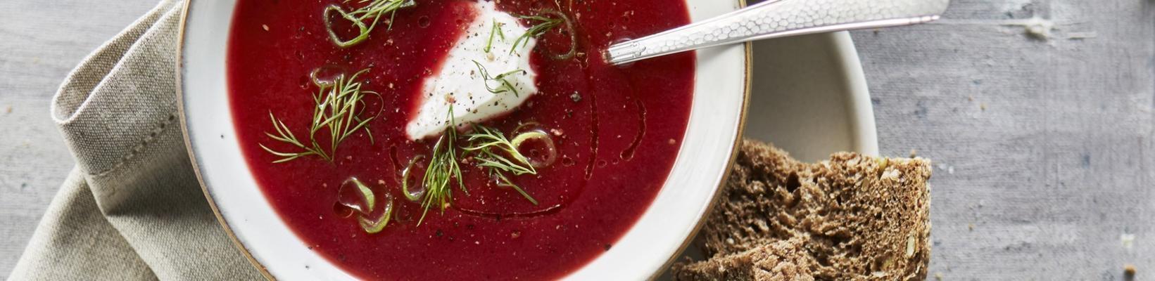 beets soup with spring onion