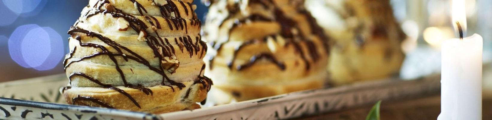stew pears in puff pastry with pecans and chocolate
