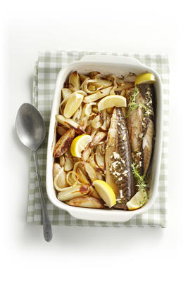 mackerel from the oven with fennel and potato