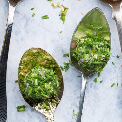 hamballetjes with green herbs