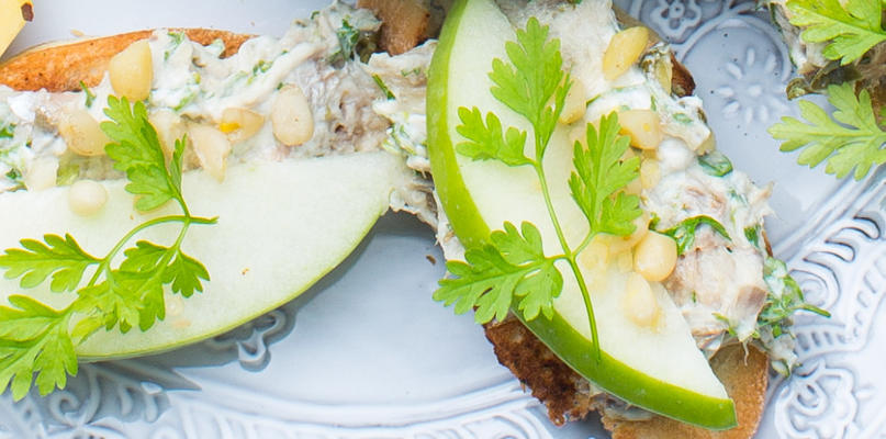 mackerel crostini with apple and chervil
