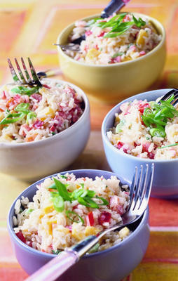 rice salad with chicken and cashew nuts