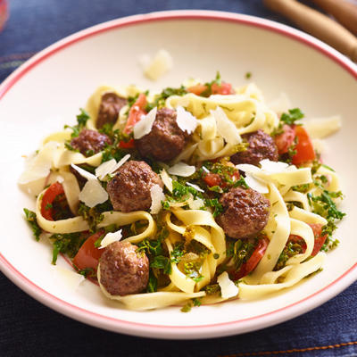tagliatelle with kale and spicy meatballs