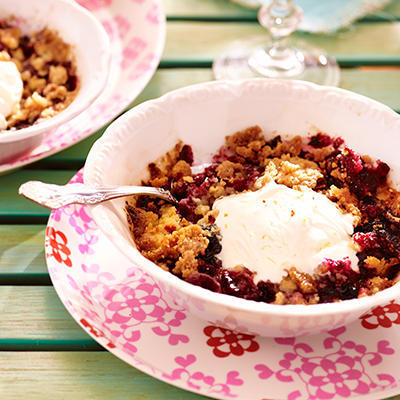 crumble with summer fruit and chili pepper