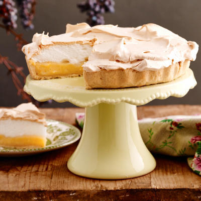 lemon meringue pie - cake with lemon and foam