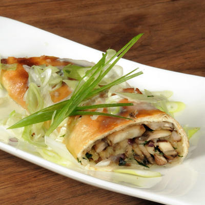 crunchy strudel with mushrooms and roquefort sauce