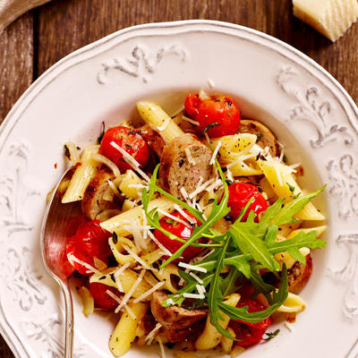 penne with tomatoes and lamb slices