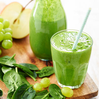 spinach-grape smoothie with buttermilk