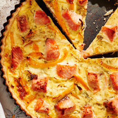 salmon quiche with paprika, fennel and salmon