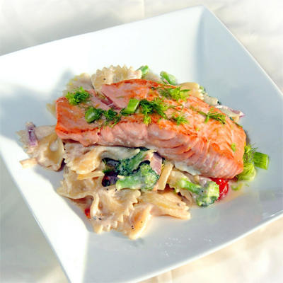 pasta with fennel, broccoli, cherry tomatoes and baked salmon