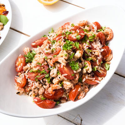 Tuscan rice salad with prawns and crayfish