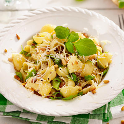 pasta with basil and pine nuts