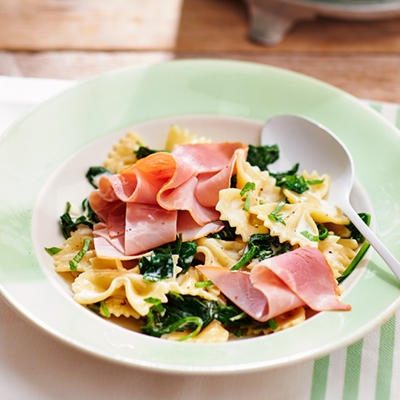 farfalle with spinach and ham