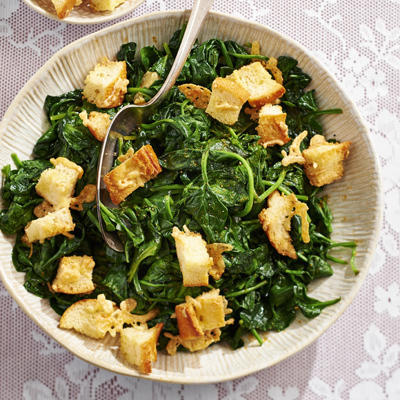 spinach with cheese croutons