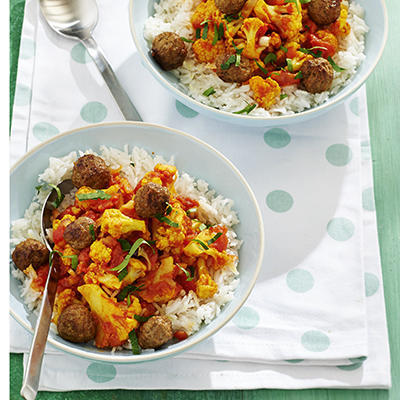 cauliflower curry with meatballs