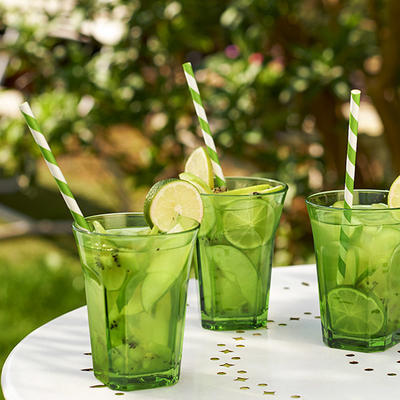 green iced tea with kiwi
