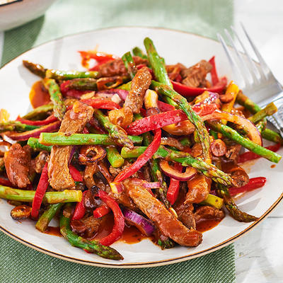 stir fry with beef strips and asparagus tips