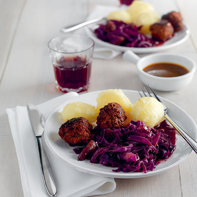 braised red cabbage with figs