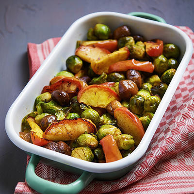 Brussels sprouts with chestnuts from the oven