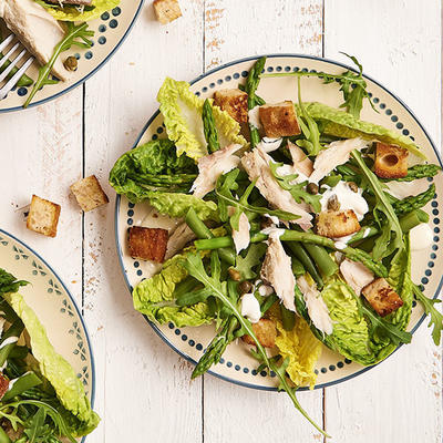crispy green salad with mackerel
