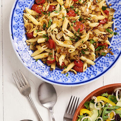 penne with lentils and caramelised onion