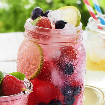 summer mojito with red fruit