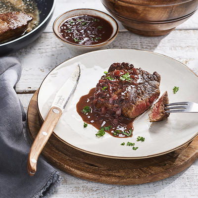 the perfect steak with red wine sauce