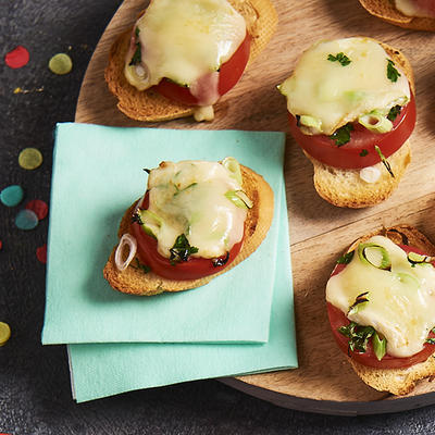 crostini with tomato and brie