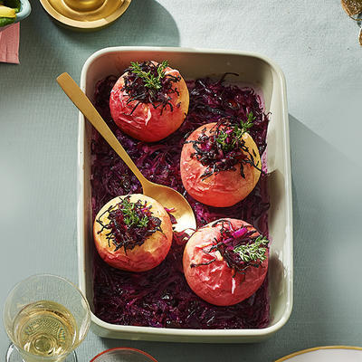 stuffed apple with red cabbage