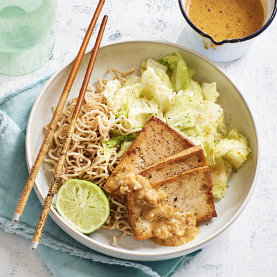 noodles with tofu, peanut sauce and chinese cabbage