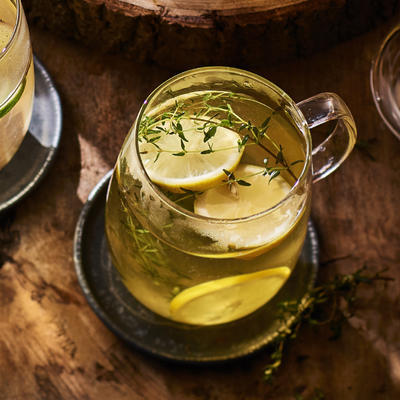 tea with thyme, honey and lemon