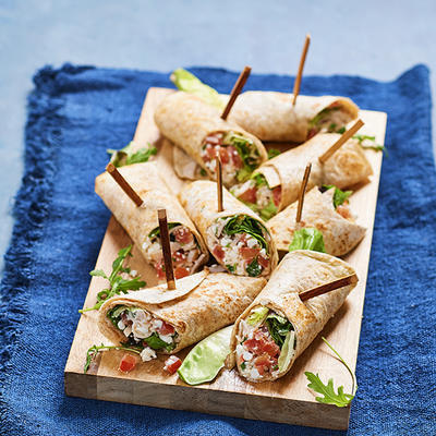 wholemeal wraps with chicken and cottage cheese