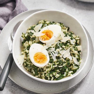 spinach sauce with egg