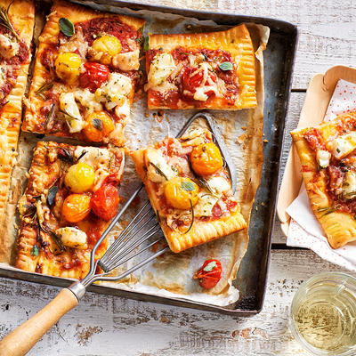 summery pizza with cod