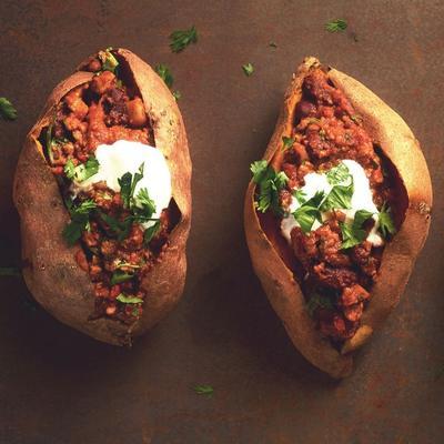 quorn sweet potatoes filled with vegetarian chili con carne