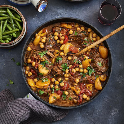 Moroccan stew with apricots