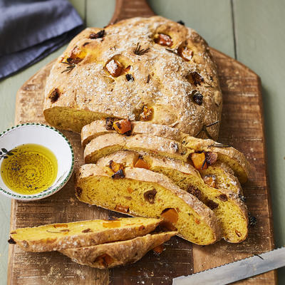 spicy pumpkin bread with figs