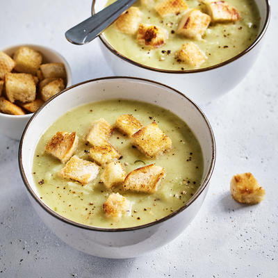 potato leek soup with garlic croutons