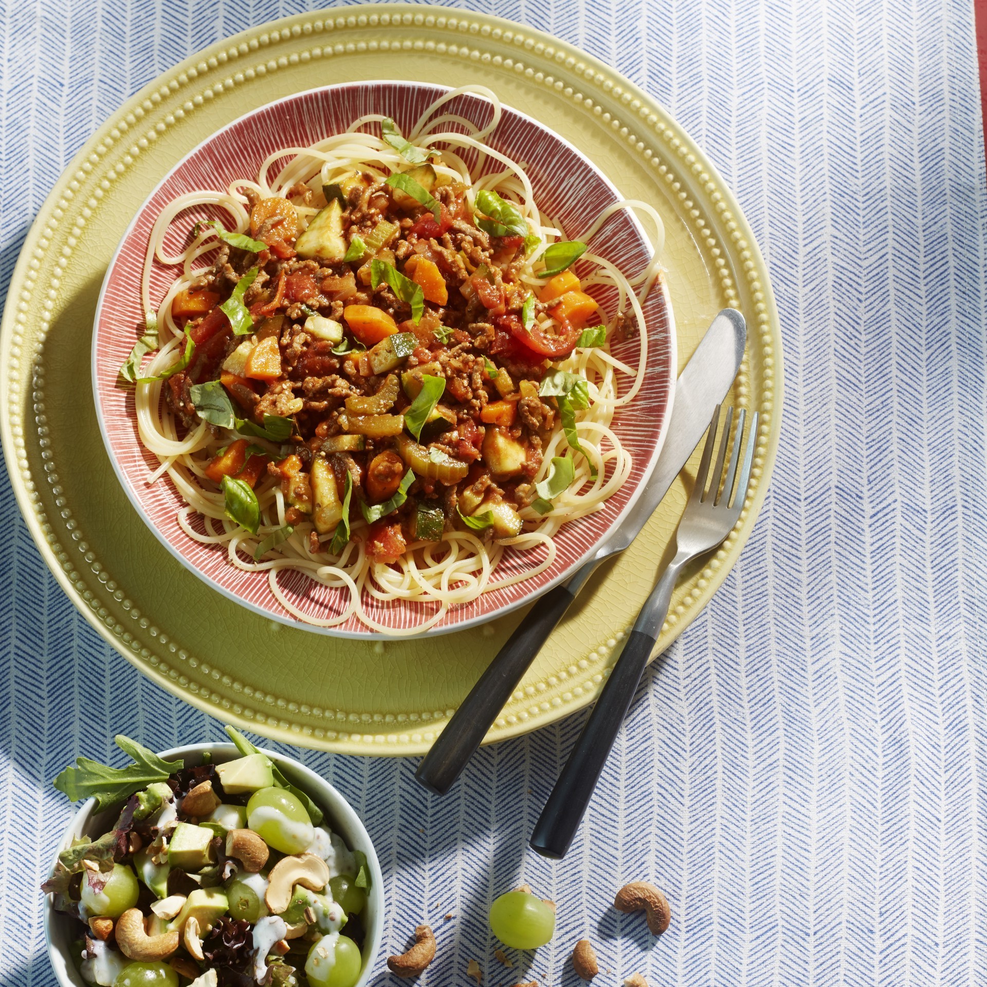 Pasta bolognese with green salad Pasta bolognese with green salad