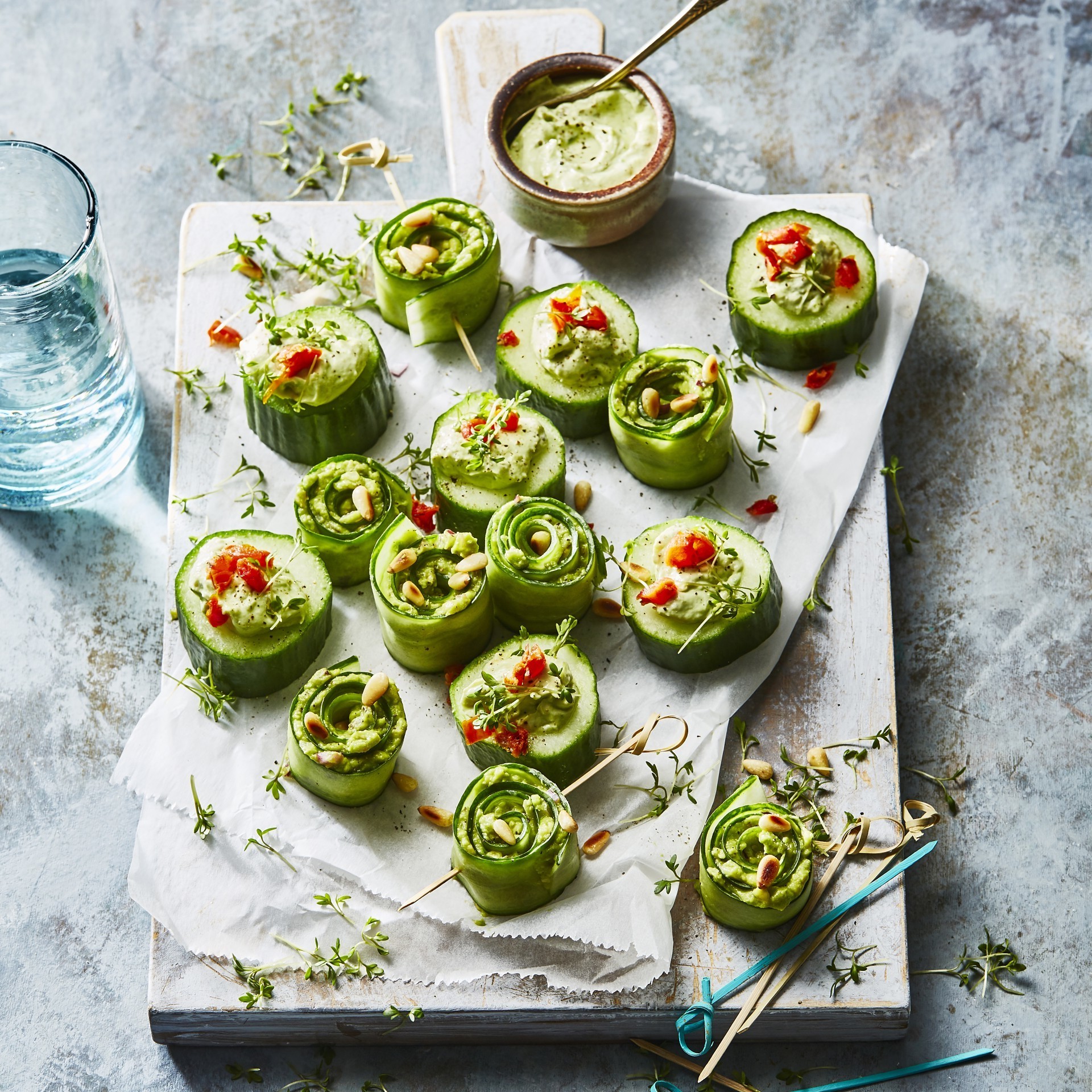 Cucumber snacks with avocado Cucumber snacks with avocado