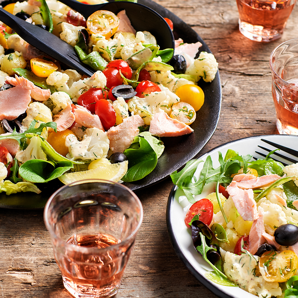 Cauliflower-potato salad with salmon Cauliflower-potato salad with salmon