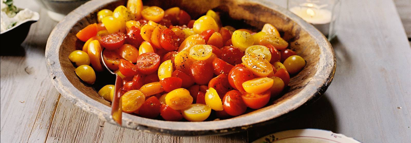 Tomato salad with 3 cheese soups Tomato salad with 3 cheese soups