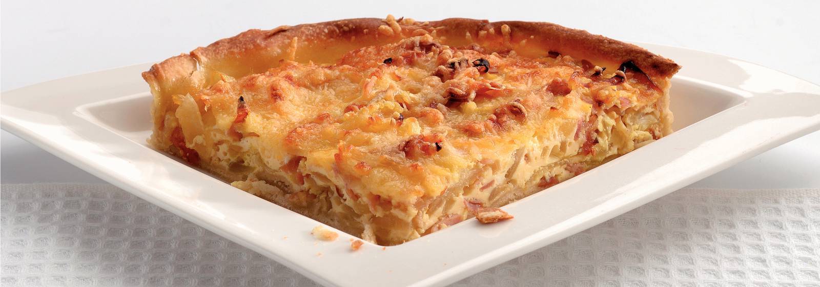 Sweet onion cake with ham Sweet onion cake with ham